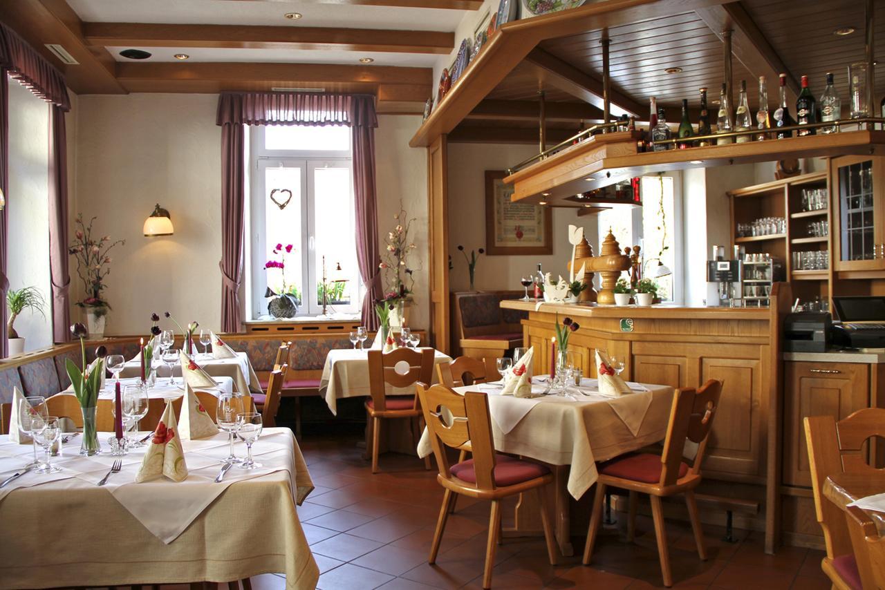 Hotel- Restaurant Zum Schwan Waldfischbach-Burgalben Eksteriør billede