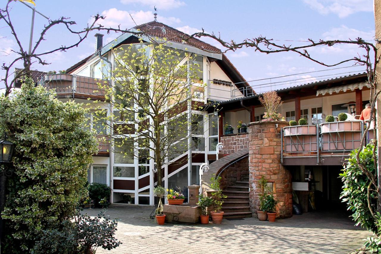 Hotel- Restaurant Zum Schwan Waldfischbach-Burgalben Eksteriør billede